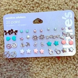 20 pairs of Claire’s Earring NEW
